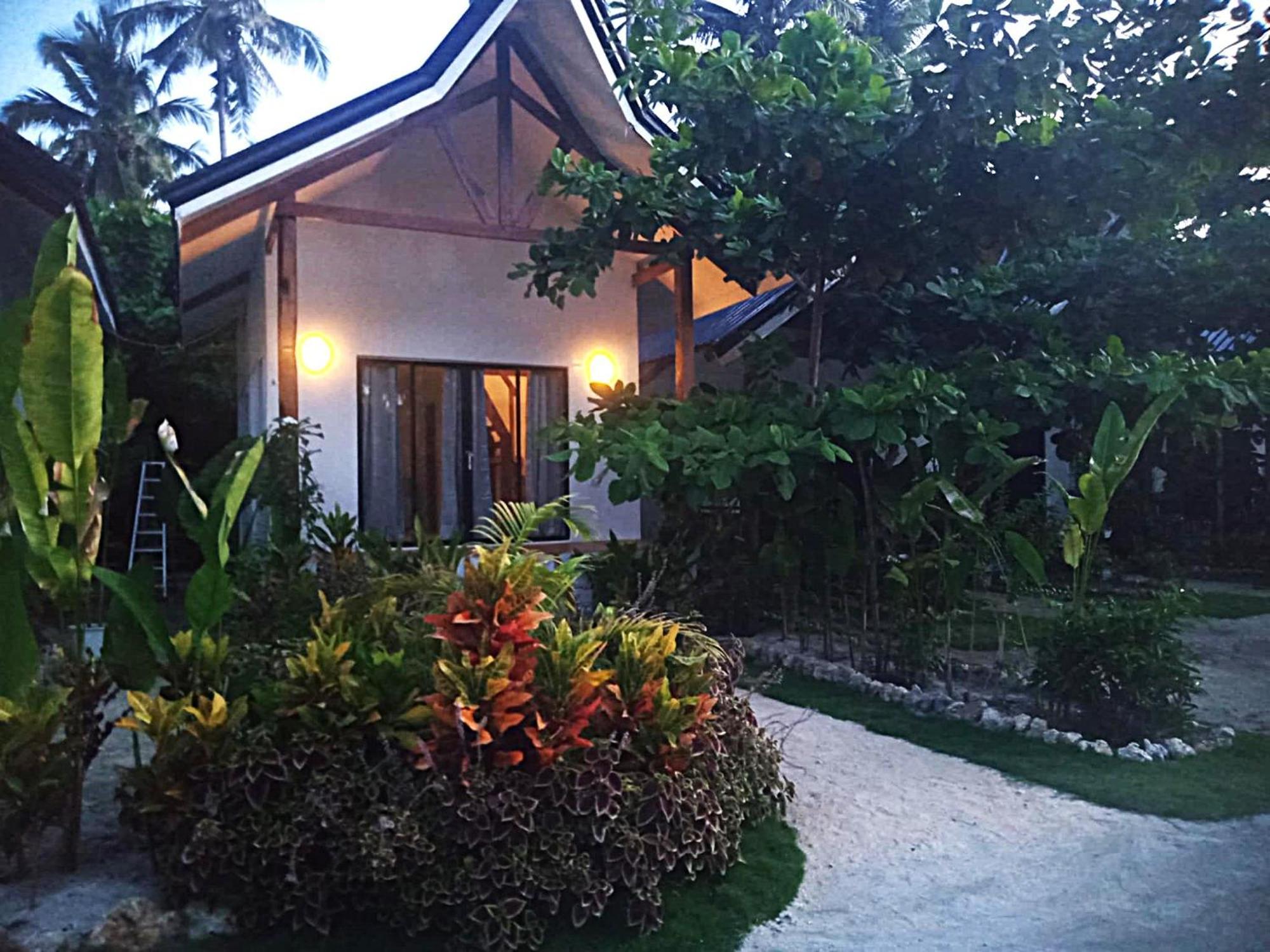 Helmina'S Villas General Luna  Ngoại thất bức ảnh