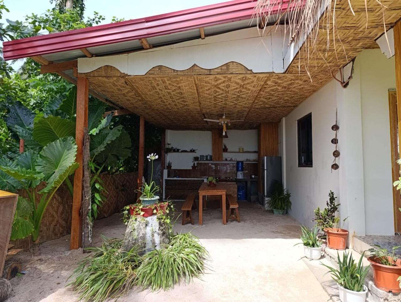 Helmina'S Villas General Luna  Ngoại thất bức ảnh